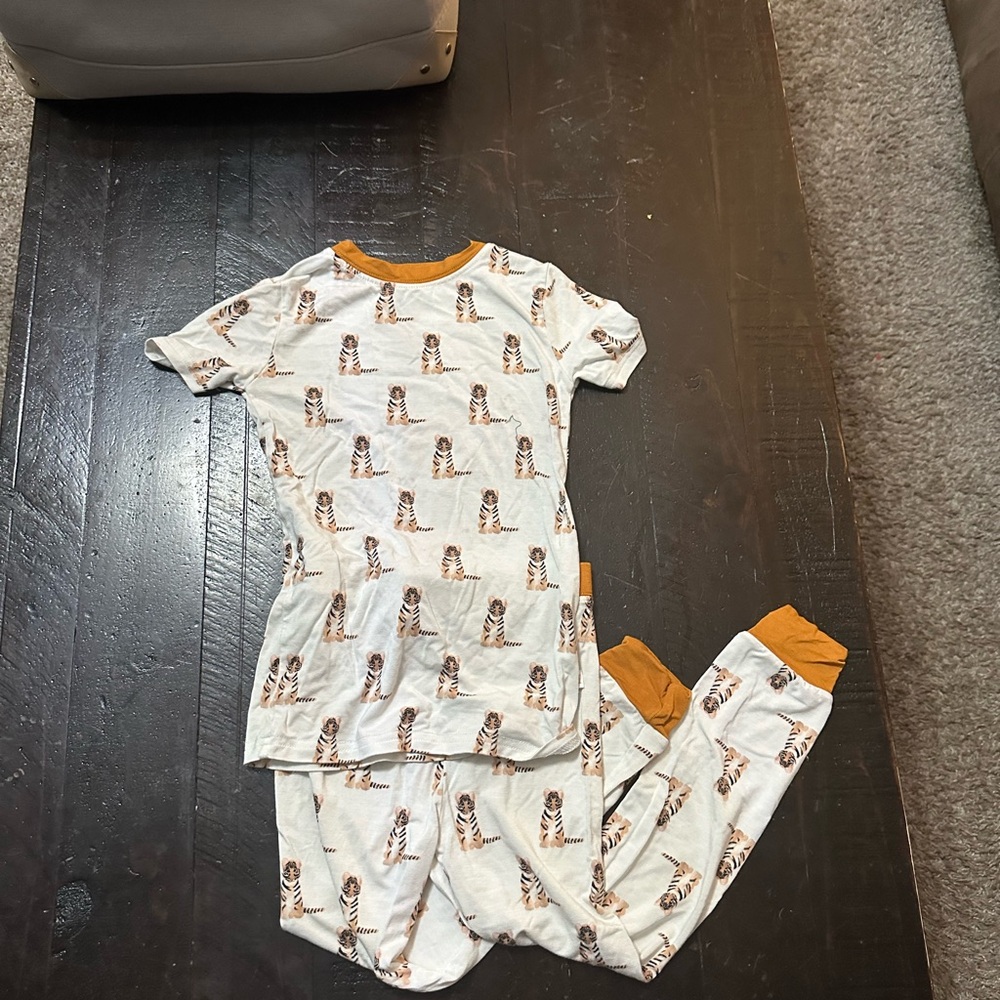 White and Orange Pajama Set with Short Sleeves and Fitted Ankle Pants